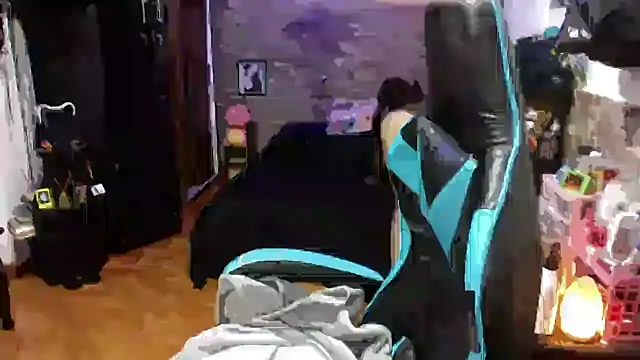 AngelaQueen  online show from April 2026 04:37:02 PM