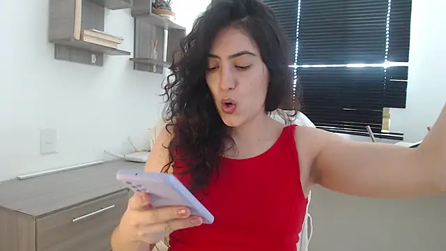 MIYESSI online show from October 2025 05:54:02 PM