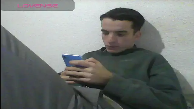 Snapshot of Tombgy07 chatting on February 2025 08:22:01 PM Tombgy07 online show from February 2025 08:22:01 PM