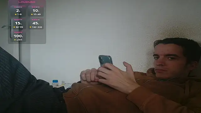 Snapshot of Tombgy07 chatting on January 2026 02:11:01 PM Tombgy07 online show from January 2026 02:11:01 PM