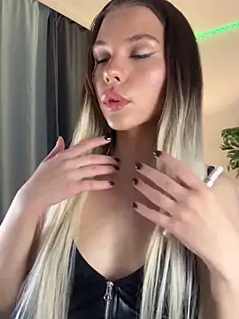 Snapshot of KittyKatyDream chatting on February 2025 03:45:02 PM KittyKatyDream online show from February 2025 03:45:02 PM