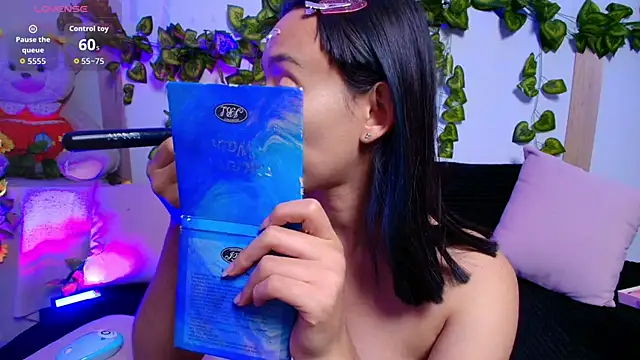 tati cardenas online show from November 2025 06:33:01 AM