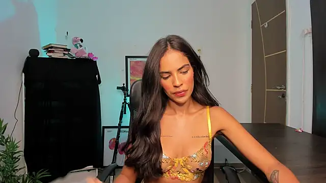 Snapshot of camille-rose chatting on June 2026 07:57:02 PM camille-rose online show from June 2026 07:57:02 PM