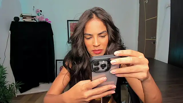 Snapshot of camille-rose chatting on July 2026 06:10:01 PM camille-rose online show from July 2026 06:10:01 PM
