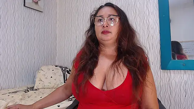 Snapshot of NadiaWhite chatting on March 2025 06:07:02 PM NadiaWhite online show from March 2025 06:07:02 PM