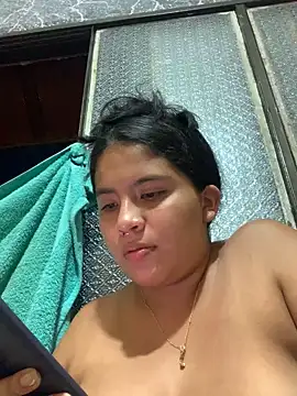 Snapshot of moncerrat_luna chatting on December 2024 11:14:02 PM moncerrat luna online show from December 2024 11:14:02 PM