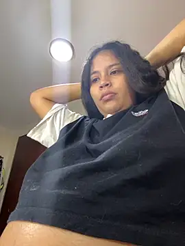 Snapshot of moncerrat_luna chatting on October 2025 09:06:01 PM moncerrat luna online show from October 2025 09:06:01 PM