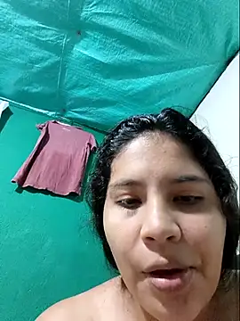 moncerrat luna online show from December 2025 06:26:01 PM