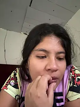 moncerrat luna online show from July 2026 09:20:01 PM