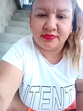 Snapshot of HORNY_MATURE25 chatting on January 2025 04:06:01 PM HORNY MATURE25 online show from January 2025 04:06:01 PM