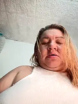 Snapshot of HORNY_MATURE25 chatting on April 2026 05:45:02 PM HORNY MATURE25 online show from April 2026 05:45:02 PM