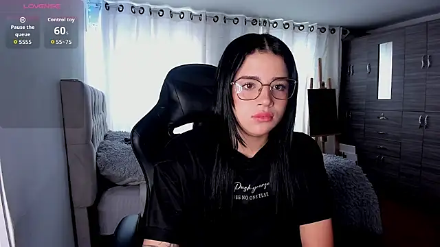 aliice walker  online show from November 2025 01:56:02 PM