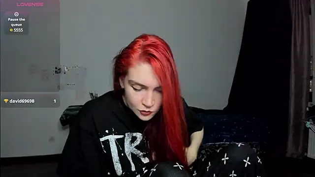 Snapshot of KitsuneRem chatting on January 2025 07:32:01 PM KitsuneRem online show from January 2025 07:32:01 PM