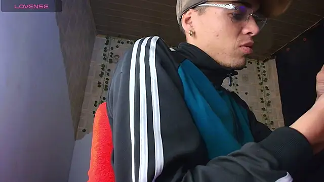 Snapshot of kisstarxxx chatting on September 2025 02:58:02 AM kisstarxxx online show from September 2025 02:58:02 AM