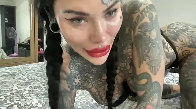 claudiacvc95 online show from December 2024 04:42:02 AM