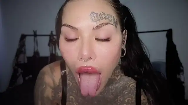 claudiacvc95 online show from April 2026 02:53:01 AM