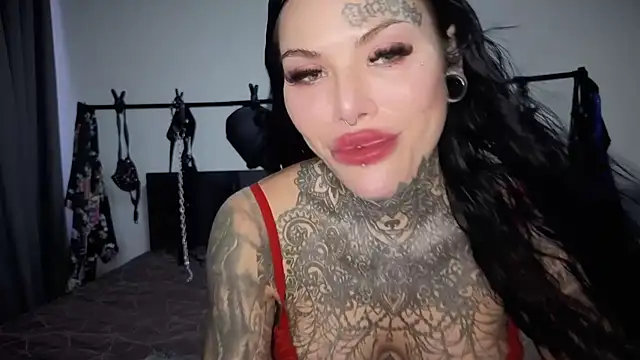 claudiacvc95 online show from April 2026 07:45:01 AM