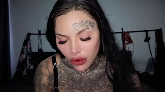 claudiacvc95 online show from April 2026 08:18:02 AM