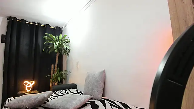 Lia-y-felipe online show from July 2026 11:48:02 PM
