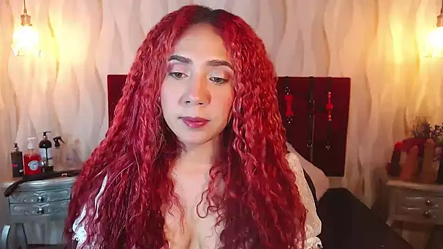 Snapshot of IsabelaLatina chatting on June 2026 01:33:01 AM IsabelaLatina online show from June 2026 01:33:01 AM