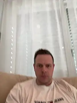 Snapshot of Danii0790 chatting on February 2025 03:00:01 PM Danii0790 online show from February 2025 03:00:01 PM