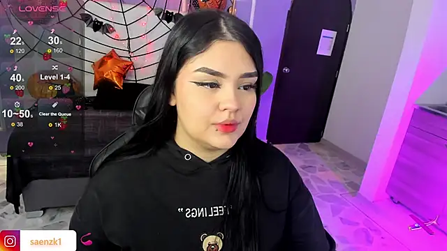 martinasaez online show from October 2025 08:09:02 PM