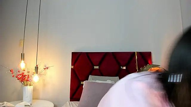 NoraDasilva online show from April 2026 02:33:01 PM