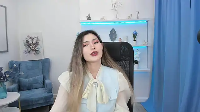 AnneTLi online show from September 2025 08:12:02 PM