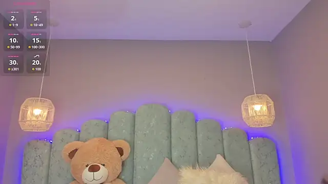 mia slutty  online show from November 2025 01:43:01 PM