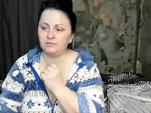 Snapshot of Lillian2 chatting on May 2026 05:18:02 PM Lillian2 online show from May 2026 05:18:02 PM