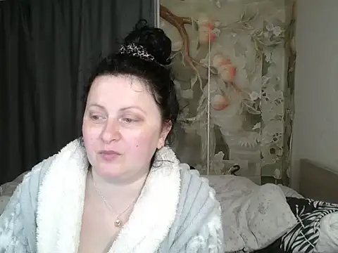 Snapshot of Lillian2 chatting on June 2026 09:15:02 PM Lillian2 online show from June 2026 09:15:02 PM