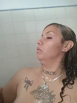 Snapshot of assonphatphat chatting on January 2026 06:18:02 AM assonphatphat online show from January 2026 06:18:02 AM