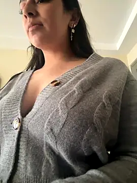 Nicollemays online show from September 2025 03:13:01 PM