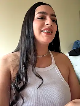 Nicollemays online show from October 2025 02:25:02 PM