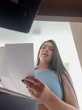 Nicollemays online show from February 2026 04:07:02 PM