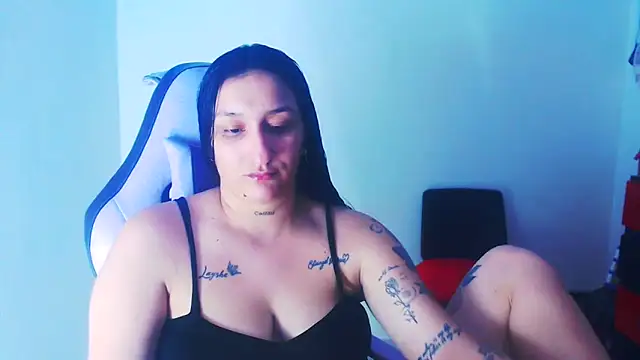 Snapshot of liz_dirty chatting on April 2026 10:11:01 PM liz dirty online show from April 2026 10:11:01 PM