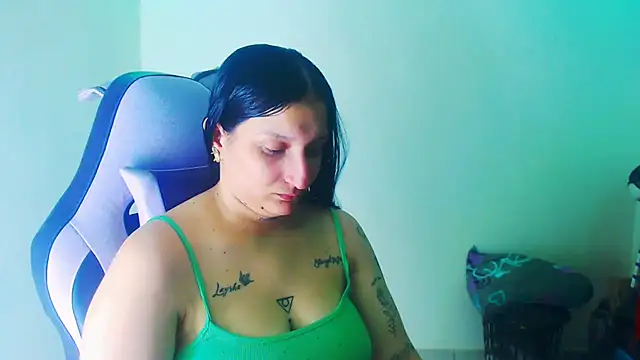 Snapshot of liz_dirty chatting on July 2026 09:52:01 PM liz dirty online show from July 2026 09:52:01 PM