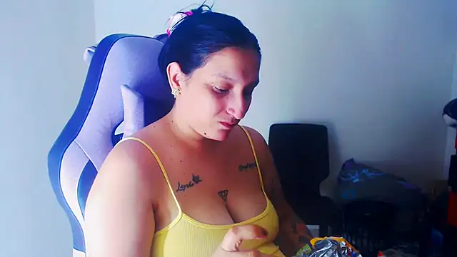 Snapshot of liz_dirty chatting on July 2026 10:35:01 PM liz dirty online show from July 2026 10:35:01 PM