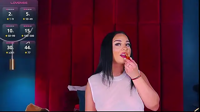 MadyLuxxx online show from January 2026 07:39:02 PM