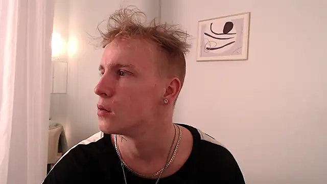 Snapshot of AlexxSweet chatting on May 2026 04:40:02 AM AlexxSweet online show from May 2026 04:40:02 AM