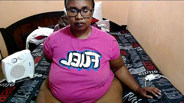 Snapshot of ZOQULUx chatting on May 2026 08:36:01 PM ZOQULUx online show from May 2026 08:36:01 PM