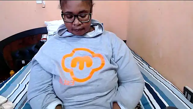 Snapshot of ZOQULUx chatting on June 2026 09:35:02 AM ZOQULUx online show from June 2026 09:35:02 AM