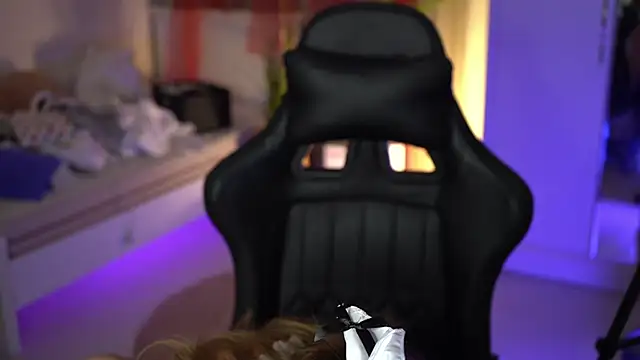 VixenMia online show from December 2024 03:42:01 AM