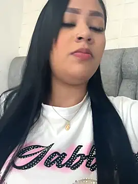 Snapshot of Luisa_Fernandaa chatting on October 2025 12:11:02 AM Luisa Fernandaa online show from October 2025 12:11:02 AM