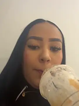 Snapshot of Luisa_Fernandaa chatting on October 2025 10:53:02 PM Luisa Fernandaa online show from October 2025 10:53:02 PM