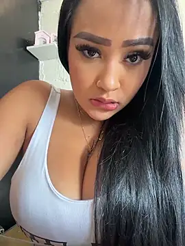 Snapshot of Luisa_Fernandaa chatting on April 2026 06:58:01 PM Luisa Fernandaa online show from April 2026 06:58:01 PM
