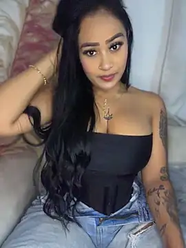 Snapshot of Luisa_Fernandaa chatting on May 2026 03:15:02 AM Luisa Fernandaa online show from May 2026 03:15:02 AM