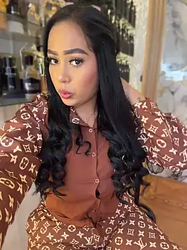 Luisa Fernandaa online show from July 2026 10:19:01 PM