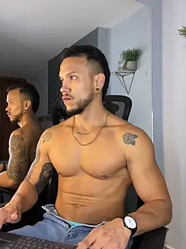 ARON TAYLER01 online show from January 2025 12:37:01 PM