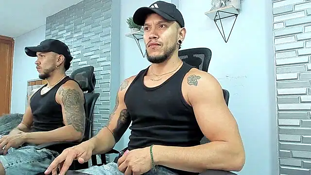 ARON TAYLER01 online show from January 2025 04:48:01 PM